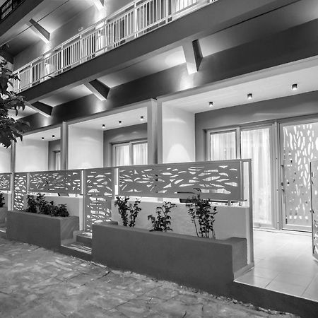 Mr & Mrs K Lofts Appartement Potos Buitenkant foto