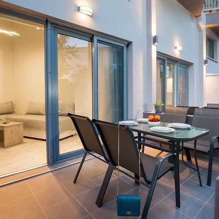 Mr & Mrs K Lofts Appartement Potos Buitenkant foto