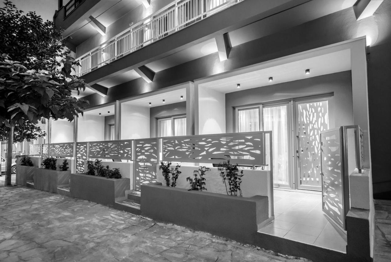 Mr & Mrs K Lofts Appartement Potos Buitenkant foto