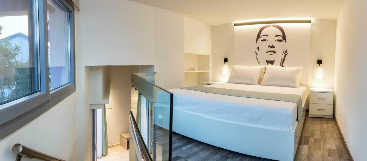 Mr & Mrs K Lofts Appartement Potos Buitenkant foto