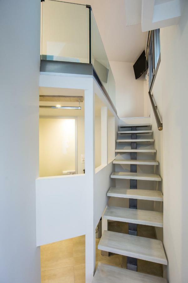 Mr & Mrs K Lofts Appartement Potos Buitenkant foto