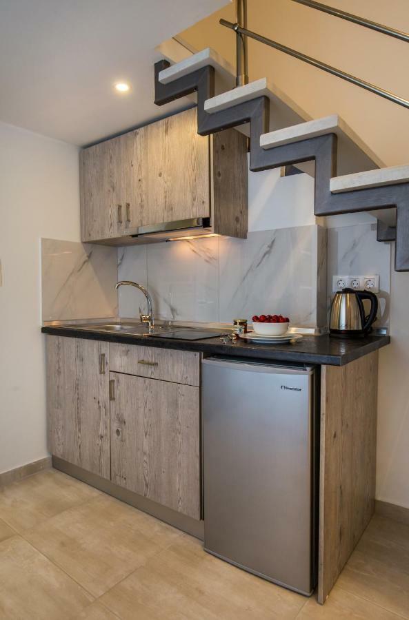 Mr & Mrs K Lofts Appartement Potos Buitenkant foto