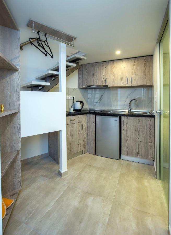 Mr & Mrs K Lofts Appartement Potos Buitenkant foto